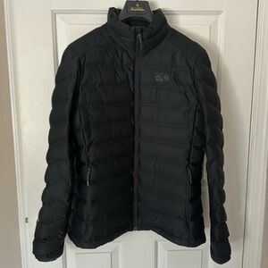 Mountain Hardware down-filled puffer jacket. Size L, Black.